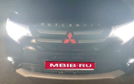 Mitsubishi Outlander III рестайлинг 3, 2018 год, 2 700 000 рублей, 6 фотография