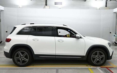 Mercedes-Benz GLB, 2023 год, 2 885 000 рублей, 3 фотография