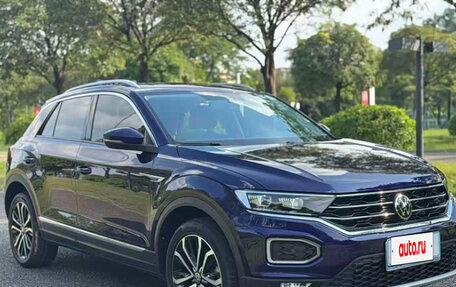 Volkswagen T-Roc I, 2022 год, 1 509 999 рублей, 3 фотография