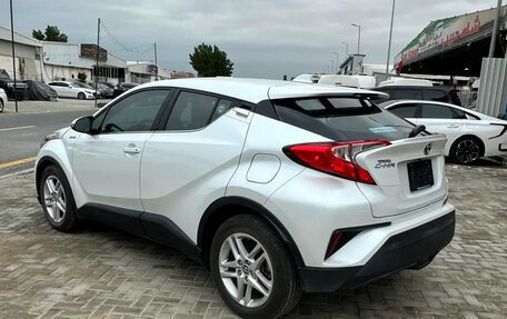 Toyota C-HR I рестайлинг, 2023 год, 3 100 000 рублей, 6 фотография