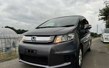 Honda Freed I, 2016 год, 912 000 рублей, 2 фотография