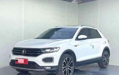 Volkswagen T-Roc I, 2022 год, 1 930 000 рублей, 1 фотография