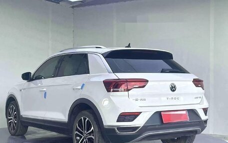 Volkswagen T-Roc I, 2022 год, 1 930 000 рублей, 6 фотография