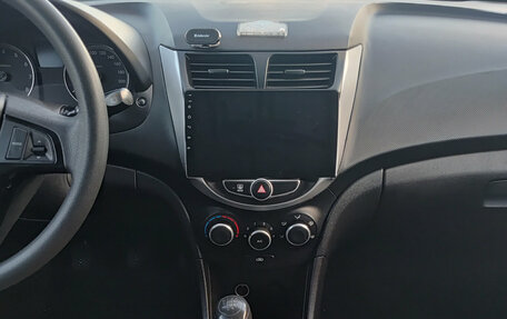 Hyundai Solaris II рестайлинг, 2013 год, 765 000 рублей, 18 фотография