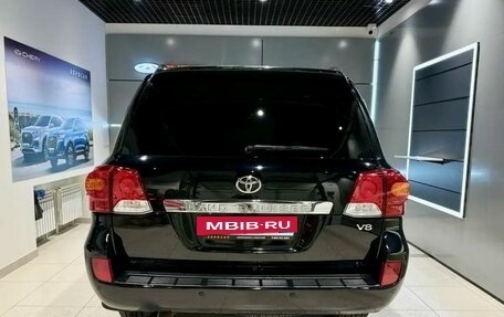Toyota Land Cruiser 200, 2012 год, 3 590 000 рублей, 6 фотография