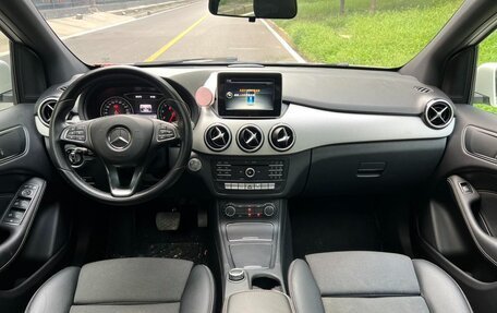 Mercedes-Benz B-Класс, 2016 год, 1 400 000 рублей, 6 фотография