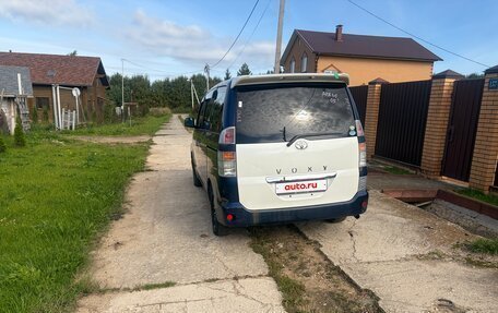 Toyota Voxy II, 2002 год, 420 000 рублей, 3 фотография