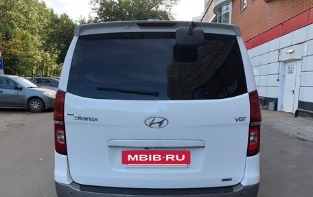 Hyundai Grand Starex Grand Starex I рестайлинг 2, 2019 год, 3 500 000 рублей, 12 фотография