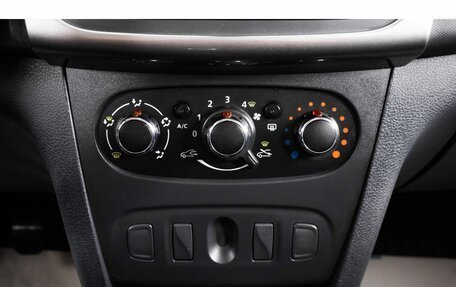 Renault Sandero II рестайлинг, 2020 год, 1 249 000 рублей, 16 фотография