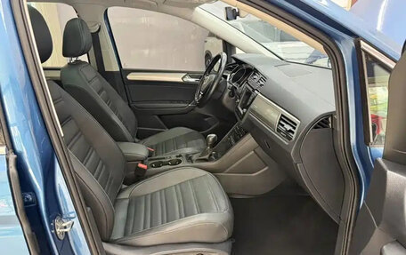 Volkswagen Touran III, 2022 год, 1 899 000 рублей, 22 фотография