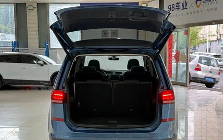 Volkswagen Touran III, 2022 год, 1 899 000 рублей, 23 фотография