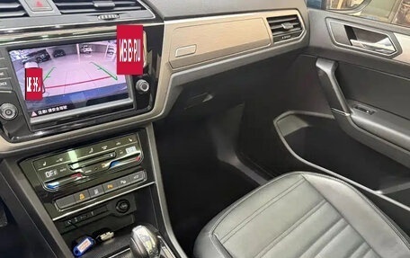 Volkswagen Touran III, 2022 год, 1 899 000 рублей, 16 фотография