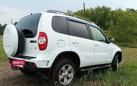 Chevrolet Niva I рестайлинг, 2015 год, 830 000 рублей, 3 фотография