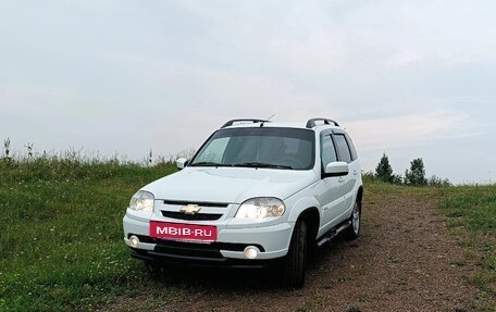 Chevrolet Niva I рестайлинг, 2015 год, 830 000 рублей, 6 фотография