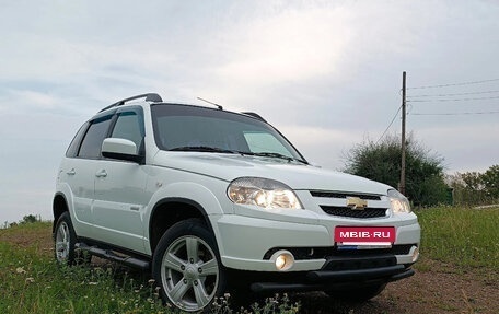 Chevrolet Niva I рестайлинг, 2015 год, 830 000 рублей, 5 фотография