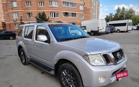 Nissan Pathfinder, 2010 год, 1 585 000 рублей, 3 фотография