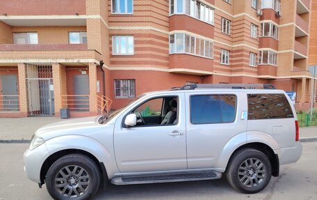 Nissan Pathfinder, 2010 год, 1 585 000 рублей, 11 фотография