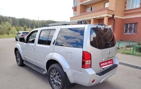 Nissan Pathfinder, 2010 год, 1 585 000 рублей, 12 фотография