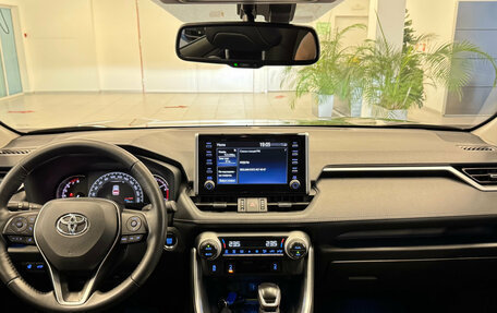 Toyota RAV4, 2021 год, 3 899 000 рублей, 12 фотография