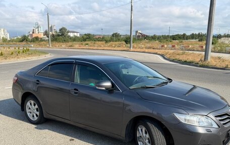 Toyota Camry, 2011 год, 870 000 рублей, 2 фотография
