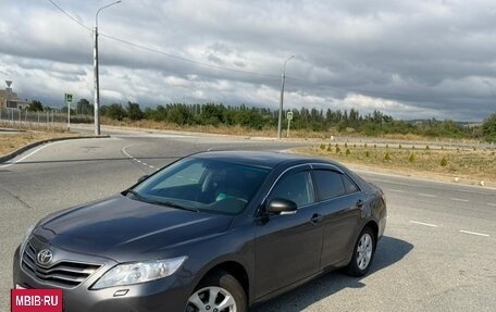 Toyota Camry, 2011 год, 870 000 рублей, 3 фотография