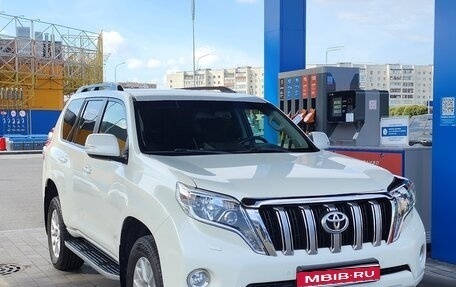 Toyota Land Cruiser Prado 150 рестайлинг 2, 2015 год, 4 449 000 рублей, 1 фотография