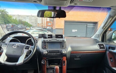 Toyota Land Cruiser Prado 150 рестайлинг 2, 2015 год, 4 449 000 рублей, 13 фотография