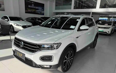 Volkswagen T-Roc I, 2022 год, 1 597 777 рублей, 1 фотография