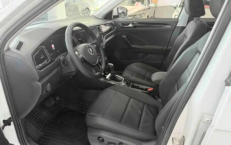 Volkswagen T-Roc I, 2022 год, 1 597 777 рублей, 4 фотография