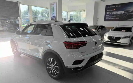 Volkswagen T-Roc I, 2022 год, 1 597 777 рублей, 9 фотография