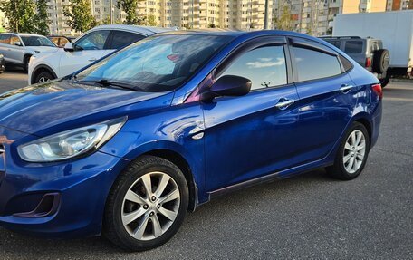 Hyundai Solaris II рестайлинг, 2011 год, 870 000 рублей, 5 фотография