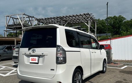Toyota Voxy II, 2011 год, 1 350 000 рублей, 2 фотография