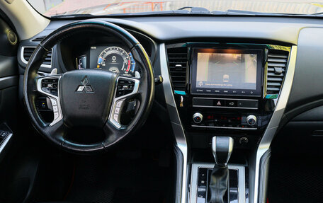 Mitsubishi Montero Sport, 2022 год, 3 780 000 рублей, 11 фотография