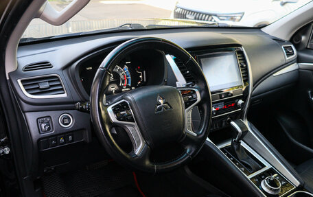 Mitsubishi Montero Sport, 2022 год, 3 780 000 рублей, 12 фотография
