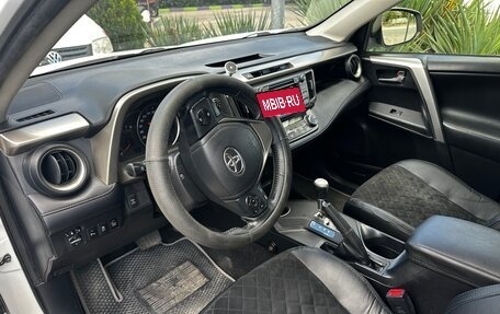 Toyota RAV4, 2013 год, 1 990 000 рублей, 10 фотография