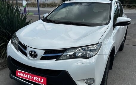 Toyota RAV4, 2013 год, 1 990 000 рублей, 15 фотография
