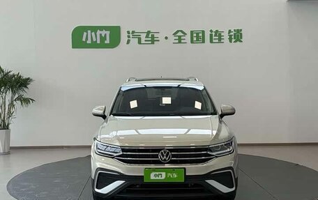 Volkswagen Tiguan II, 2023 год, 2 580 000 рублей, 2 фотография