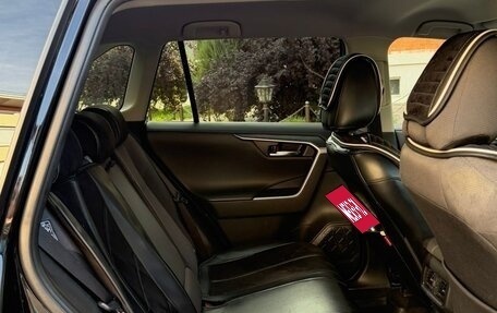 Toyota RAV4, 2021 год, 3 000 000 рублей, 10 фотография