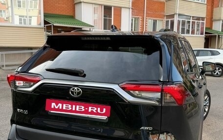 Toyota RAV4, 2021 год, 3 000 000 рублей, 5 фотография