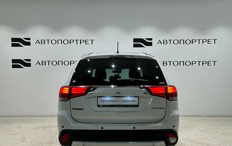 Mitsubishi Outlander III рестайлинг 3, 2015 год, 1 549 000 рублей, 6 фотография