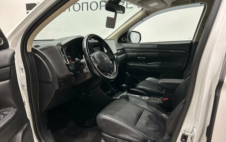 Mitsubishi Outlander III рестайлинг 3, 2015 год, 1 549 000 рублей, 15 фотография