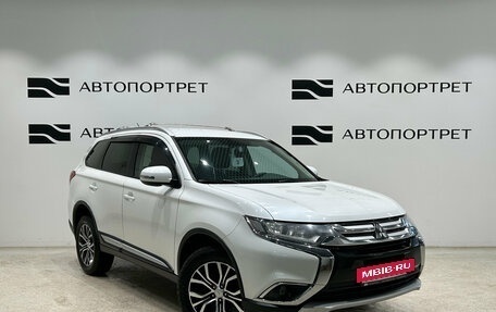 Mitsubishi Outlander III рестайлинг 3, 2015 год, 1 549 000 рублей, 9 фотография