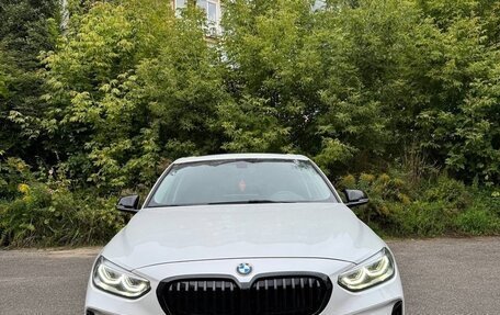 BMW 1 серия, 2021 год, 1 895 000 рублей, 3 фотография