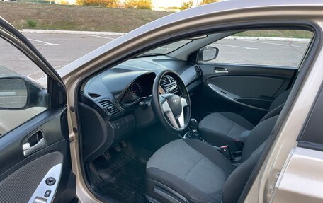 Hyundai Solaris II рестайлинг, 2011 год, 675 000 рублей, 3 фотография