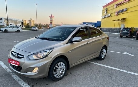 Hyundai Solaris II рестайлинг, 2011 год, 675 000 рублей, 11 фотография