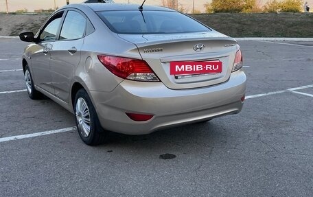 Hyundai Solaris II рестайлинг, 2011 год, 675 000 рублей, 12 фотография