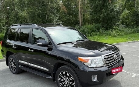 Toyota Land Cruiser 200, 2015 год, 3 950 000 рублей, 7 фотография
