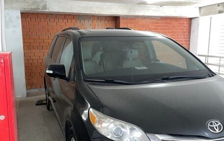Toyota Sienna III, 2013 год, 2 750 000 рублей, 5 фотография