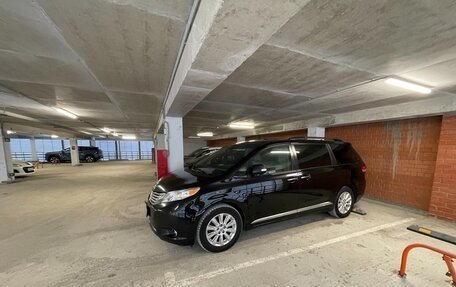Toyota Sienna III, 2013 год, 2 750 000 рублей, 2 фотография