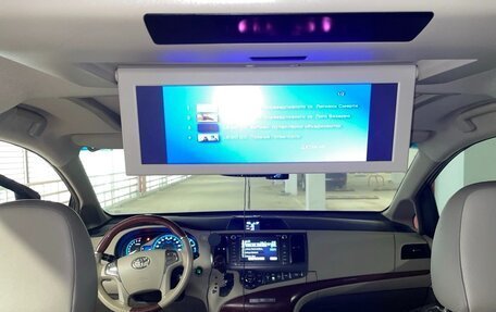 Toyota Sienna III, 2013 год, 2 750 000 рублей, 7 фотография